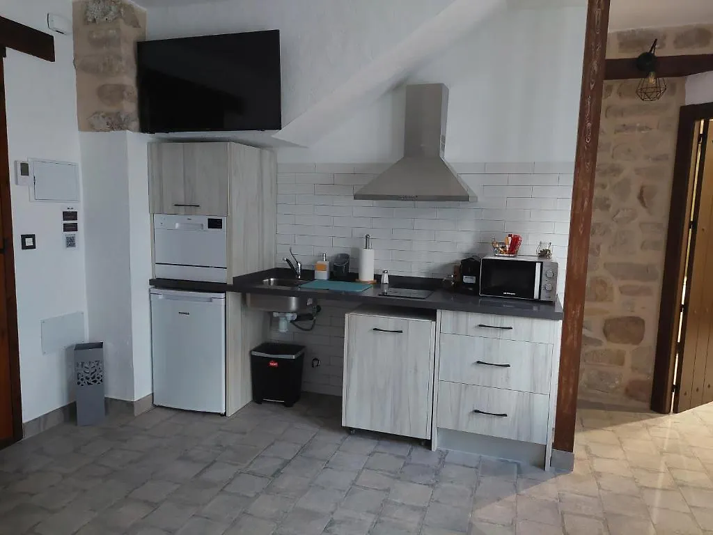 Apartamentos Turisticos El Aove Baeza 0*,  Spain