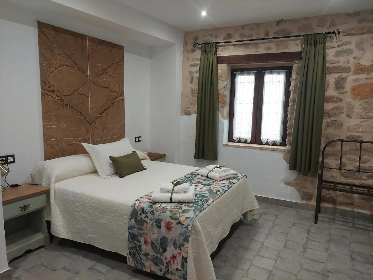 Apartamentos Turisticos El Aove Baeza 0*,