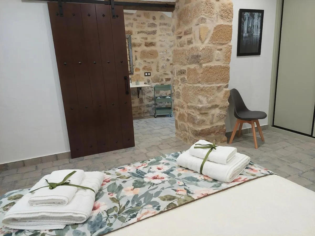 Apartamentos Turisticos El Aove Baeza