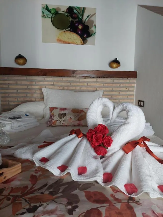 Apartamentos Turisticos El Aove Baeza 0*,  Spanje